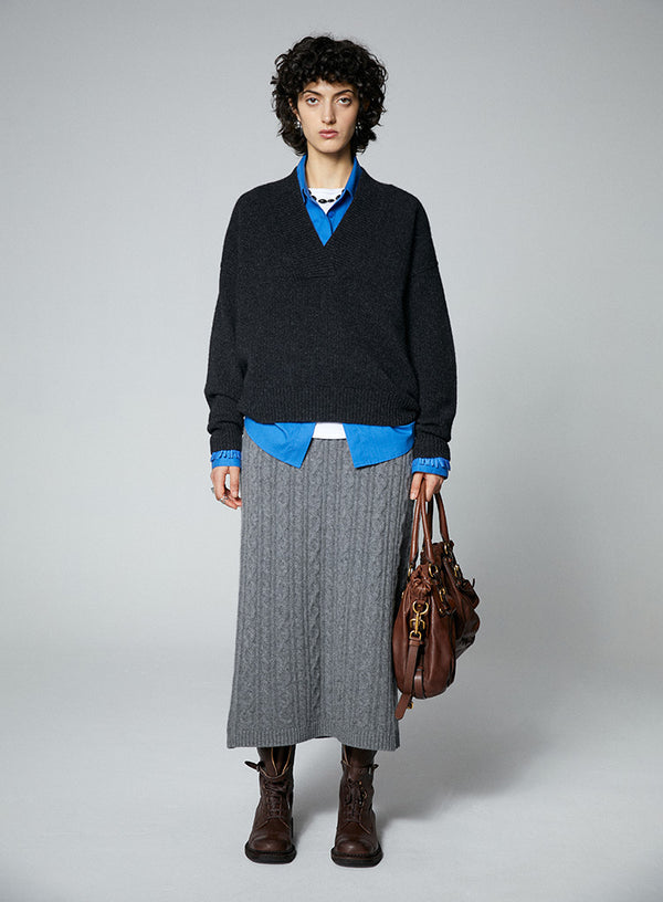 Elegant Wool V-Neck Pullover Sweater