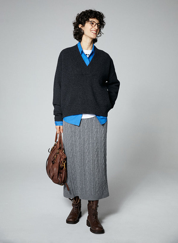 Elegant Wool V-Neck Pullover Sweater