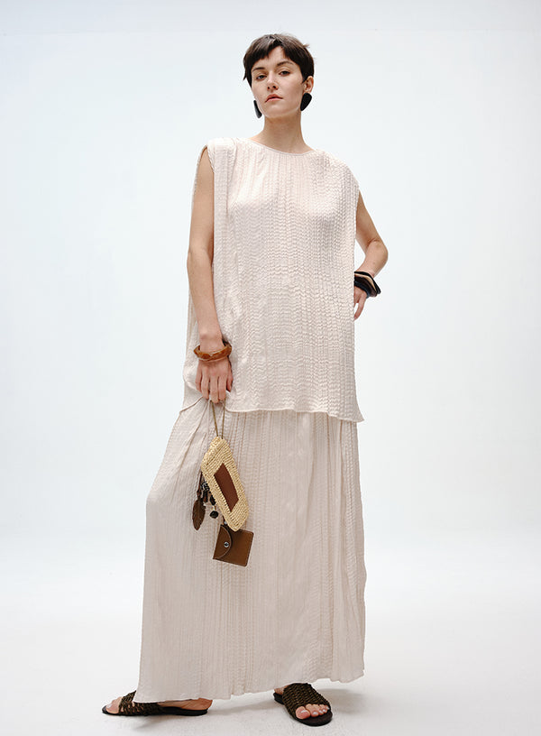 Pleated Skirt with Wooden Pendant