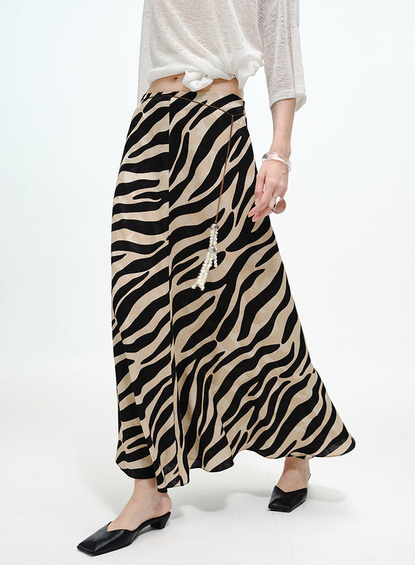 Flared Waist-Chain Skirt