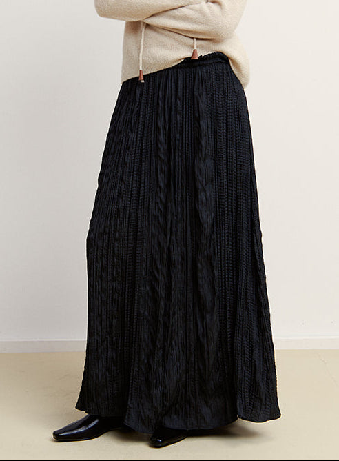 Wood-Pendant Pleated Skirt