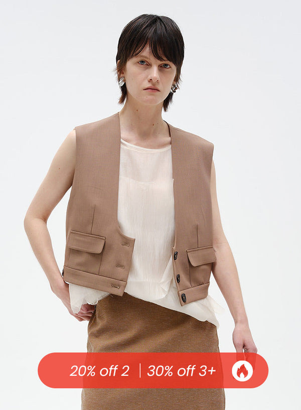 Big U-Neck Triple-Button Vest